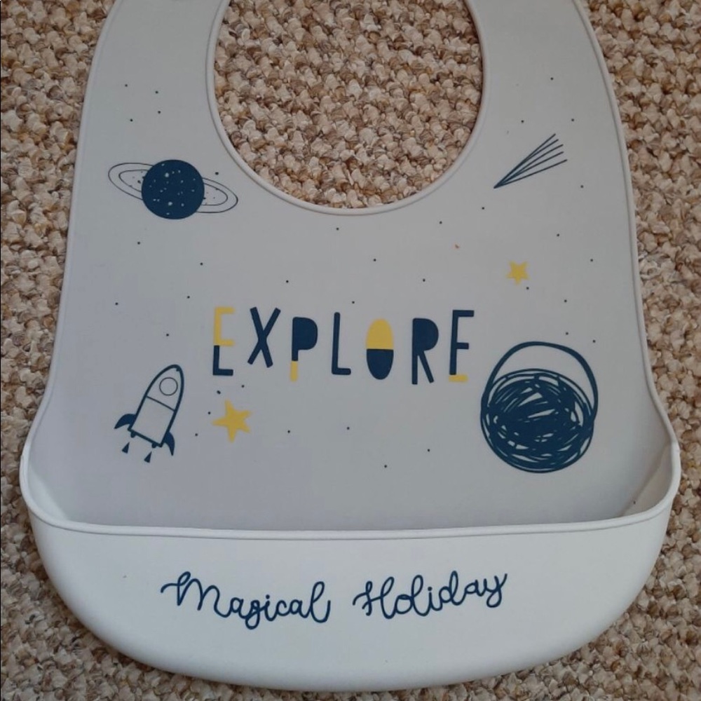 Set of two Cute Cartoon Baby Bibs Waterproof Silic - Picture 3 of 3